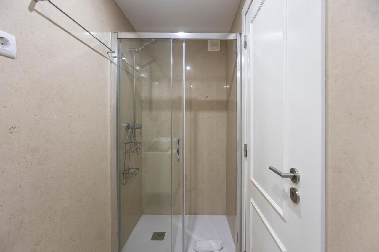 City Center 2Br Flat W/ Ac By Lovelystay ポルト エクステリア 写真