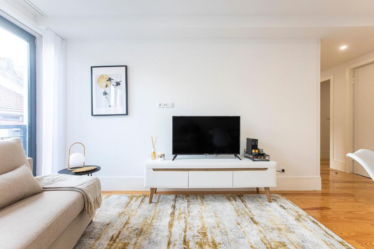 City Center 2Br Flat W/ Ac By Lovelystay ポルト エクステリア 写真